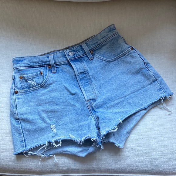 Levi Jean shorts - Picture 1 of 3